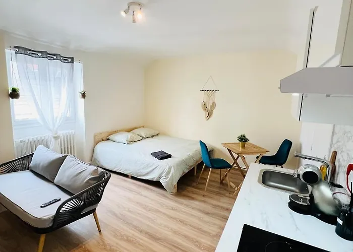 Maluna 2 Etage -proche Centre & Gare -wifi Châtellerault